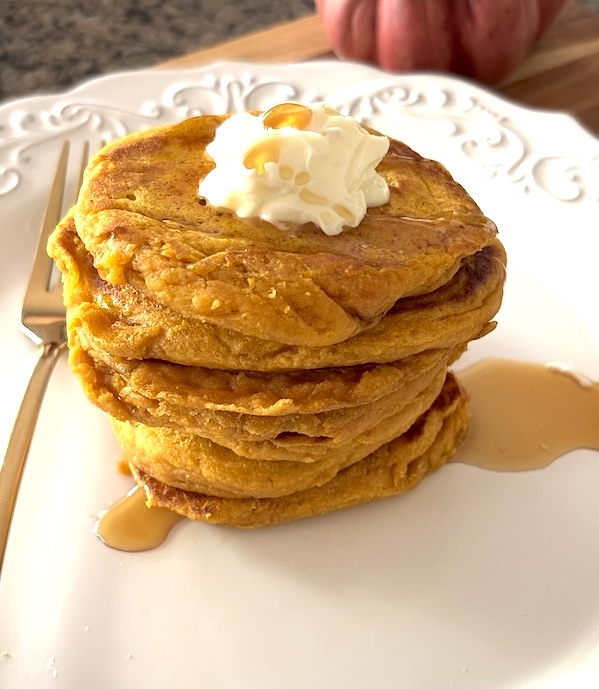 3-Ingredient Pumpkin Protein Pancakes (With Kodiak Pancake Mix)