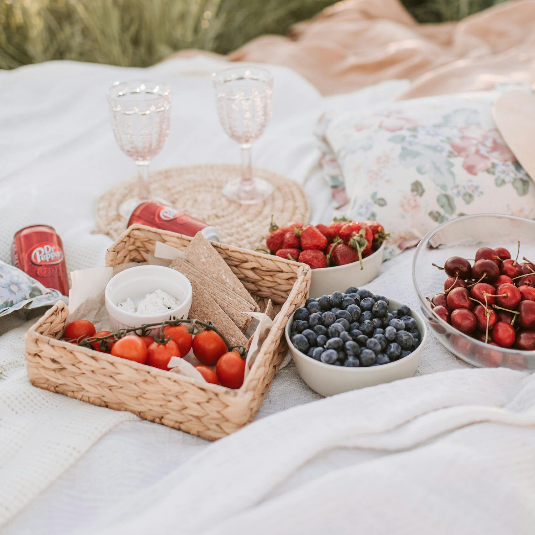 25 Easy Picnic Food Recipes With 5 Ingredients or Less