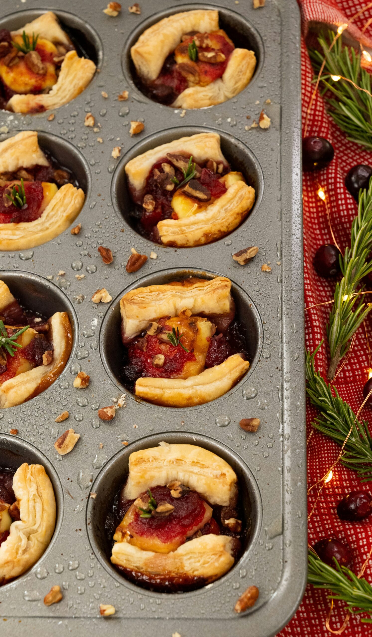 25 Easy Thanksgiving Appetizers Made With 5 Ingredients or Less